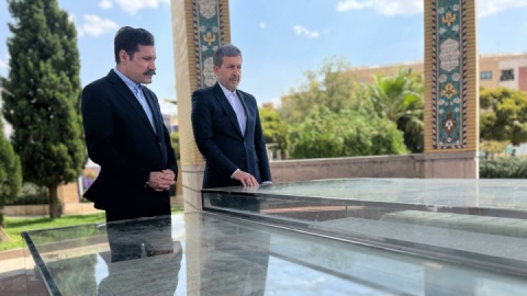 ادای احترام حسین‌زاده به مقام شامخ شهدای استان اصفهان