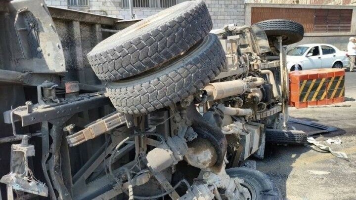 تصادف زنجیره‌ای ۱۲ خودرو در بزرگراه یادگار امام/ ۵ نفر مصدوم