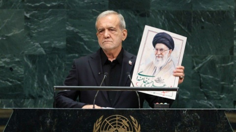 «قدرت برای صلح» در برابر «صلح از طریق قدرت»