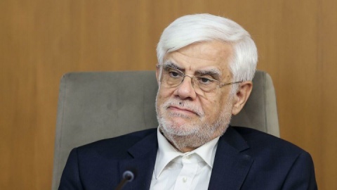 عهد دولت؛ شانه به شانه کنار رئیس‌جمهوری