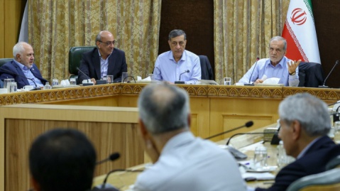 تمرکز بر موضوعات مشخص و منافع ملی