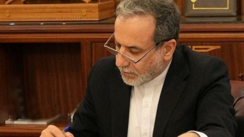 عراقچی قهرمانی تیم ملی والیبال ایران را تبریک گفت
