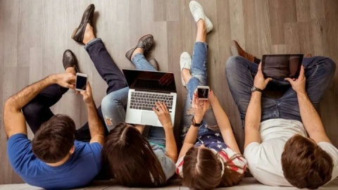 پارادوکس آگاهی و بیتابی در نسل زد