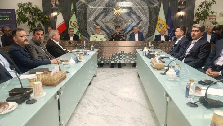 محتکران در جنگ اقتصادی « وطن‌فروش » هستند