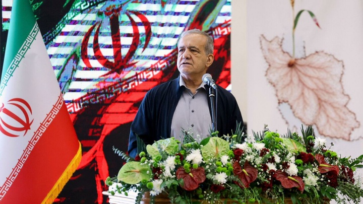 پزشکیان: نباید در برابر قلدری ها سرخم کرد