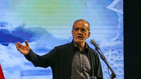پزشکیان: نباید در برابر قلدری ها سرخم کرد