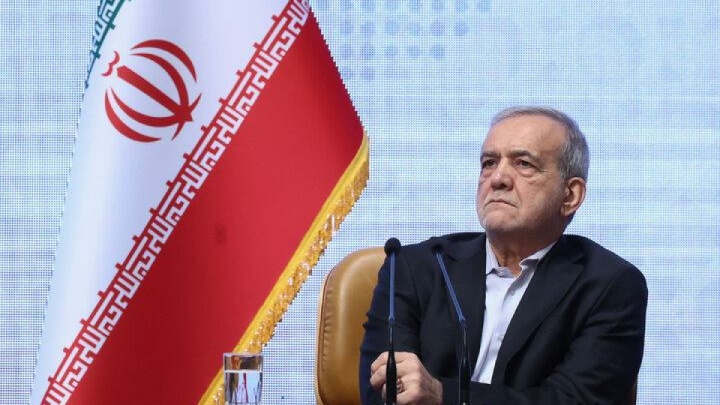 اگر خودمان، خود را تحریم نکنیم دشمن نمی‌تواند حذف‌مان کند