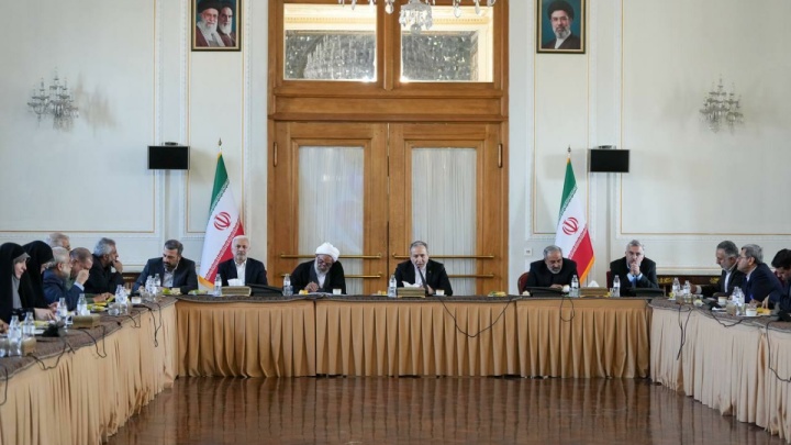 جزئیات دیدار مجمع نمایندگان تهران با عراقچی