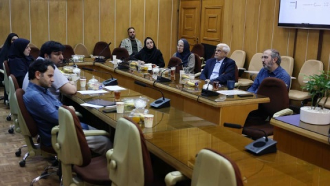 حضور عارف در جلسه دفاع پایان‌نامه دانشجوی دکتری دانشگاه صنعت