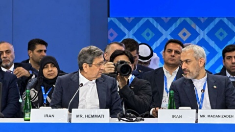 همتی: ادعای فروپاشی اقتصاد ایران توهمی بیش نیست