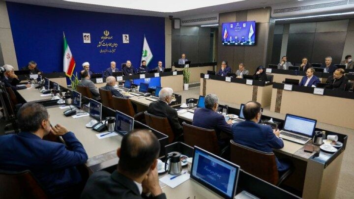 ۴۷ دستگاه در پرداخت حقوق بیش از سقف کارکنان دولت تخلف کردند