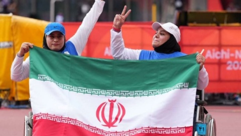 طلا و نقره پرتاب وزنه زنان سهم ایران