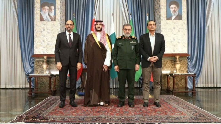 سرلشکر رضایی: امنیت در غرب آسیا باید درون‌زا باشد